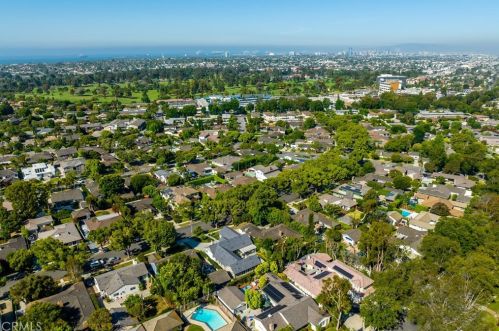 5461 Las Lomas St, Long Beach CA  90815-4138 exterior