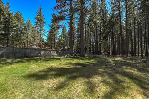 1290 Champlain Dr, South Lake Tahoe CA  96150-2312 exterior