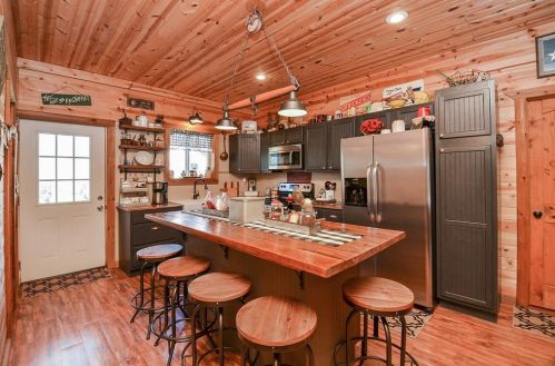 38322 Cork St, Hempstead TX  77445-7408 exterior