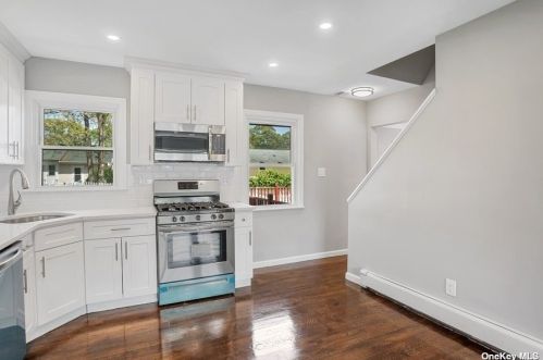 759 Van Buren Ave, West Islip NY  11795-1337 exterior