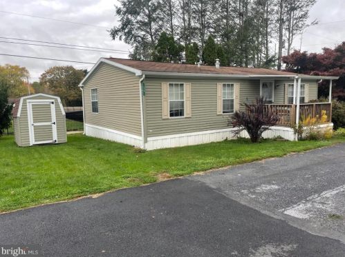 30 Madge Dr, Lancaster, PA 17603-4047