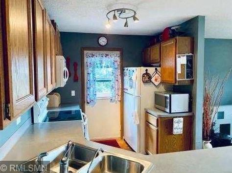 14 125th Ln, Minneapolis, MN 55448-1548