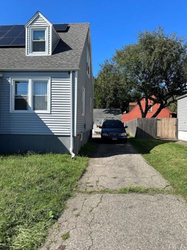 174 Woodside Ave, Bridgeport, CT 06606-2317