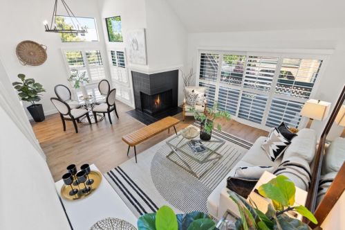 36 Cove Ln, Redwood City, CA 94065-1066