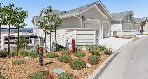 2071 Stonefield Ln, Santa Rosa, CA 95403-0952