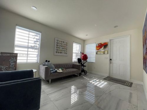 10307 34th Ct, Hialeah FL  33018-1879 exterior