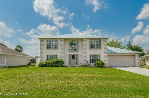 1067 Persian Ln, Sebastian, FL 32958-5409