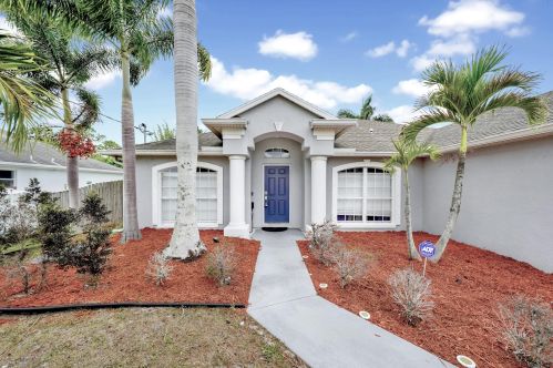 1233 Alcantarra Blvd, Fort Pierce FL  34953-3448 exterior