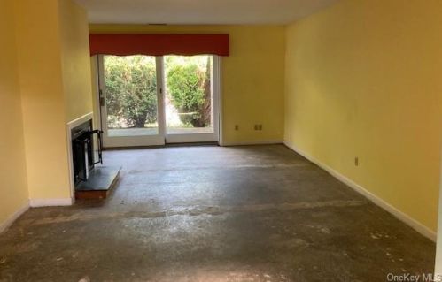 52 Arthur Ct, Rye Brook NY  10573-3153 exterior