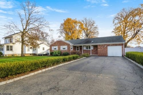 112 Clay Ave, Roselle Park, NJ 07204-2008