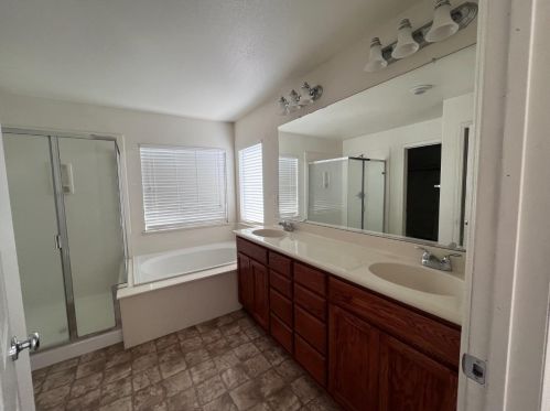 6675 Bruins Ct, Winton CA  95388-9671 exterior