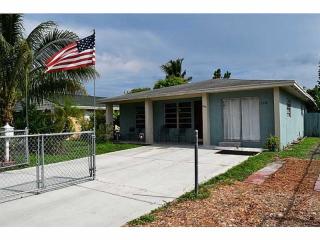 2318 Scott St, Hollywood, FL 33020-2313
