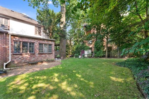 29 South Dr, Great Neck NY  11021-1959 exterior