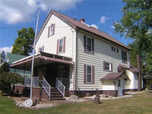 559 Penn St, Linesville, PA 16424-9755