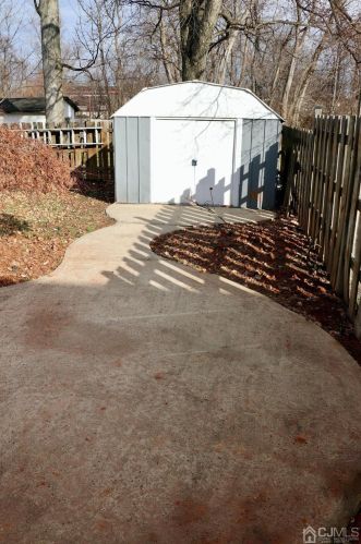 212 Freeman St, Woodbridge NJ  07095-3128 exterior