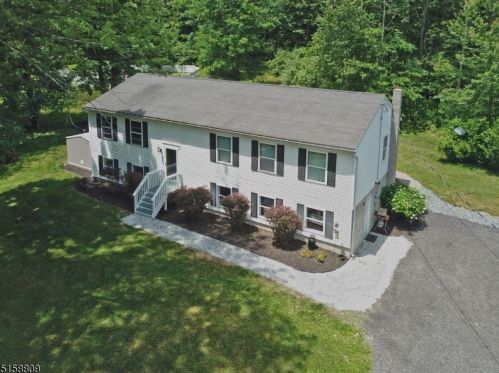 36 Pidgeon Hill Rd, Wantage NJ  07461-2729 exterior