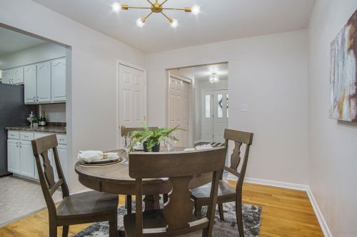 51823 Cheryl Dr, Granger IN exterior