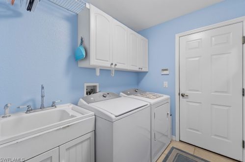 23463 Olde Meadowbrook Cir, Bonita Springs FL 34134-9132 exterior