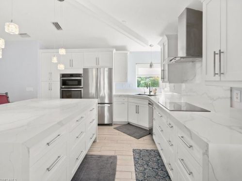 520 Soll St, Naples FL  34109-3873 exterior