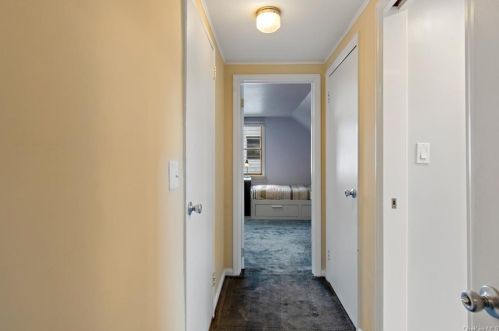 5 Eastward Pl, Elmsford NY  10523-2005 exterior