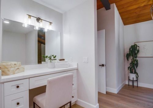 2502 Singing Vista Way, El Cajon CA  92019-2740 exterior