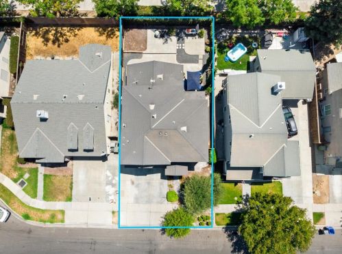 242 Meandering Ln, Turlock CA  95382-7354 exterior