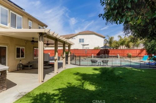 1172 Shooting Star Dr, Beaumont CA  92223-8437 exterior