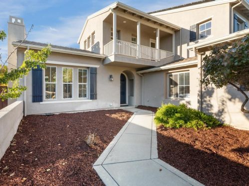 2075 Merlot Dr, Morgan Hill CA  95037-3883 exterior