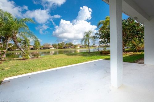 824 Grand Rpd Blvd, Naples FL 34120-4429 exterior