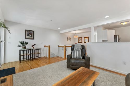 83 Barrington Ave, Nashua NH  03062-2288 exterior