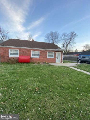 105 Pilgrim Rd, New Castle, DE 19720-2131