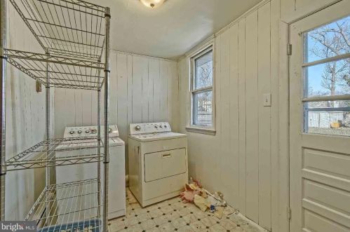 25 Green St, Pilesgrove NJ 08098-1136 exterior