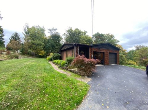 1763 Locust Rd, Sewickley, PA 15143-8556