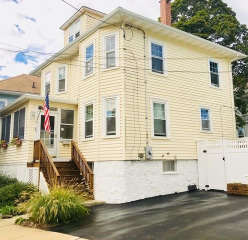 86 Vassall St, Quincy, MA 02170-2121