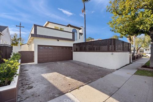 4032 Elsa St, Lakewood CA  90712-3853 exterior