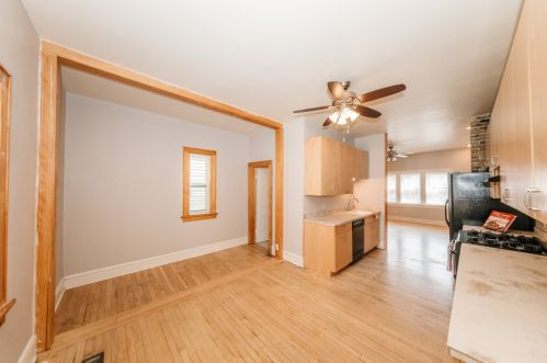 138 Brown St, Milwaukee, WI 53212-3711