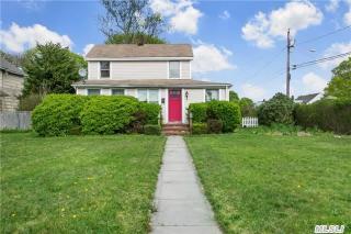 173 Maple Ave, Canaan Lake, NY 11772-2859
