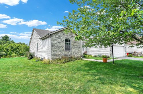 1548 Roscommon Dr, Pataskala OH  43062-7017 exterior