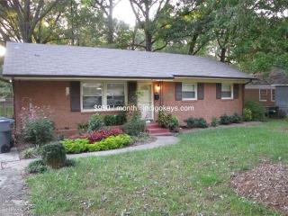 4112 Abbeydale Dr, Charlotte NC  28205-4606 exterior