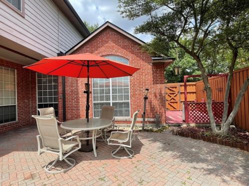 3816 Stockport Dr, Plano TX  75025-3816 exterior