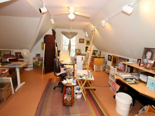 310 Main St, Wallingford CT  06492-2232 exterior