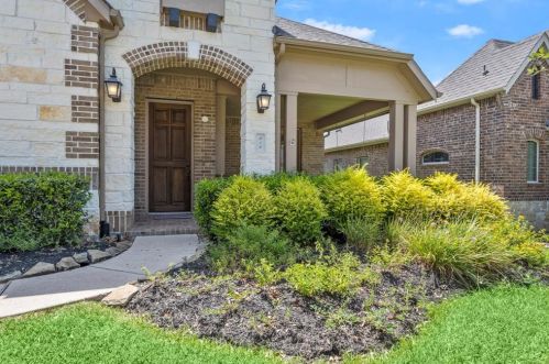 918 Holly Chapple Dr, Conroe TX  77384-2502 exterior