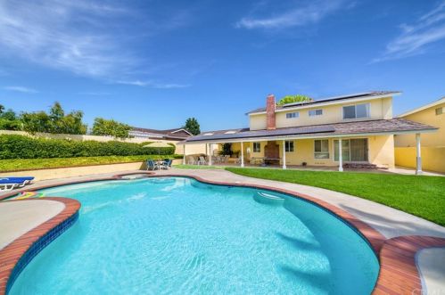 1709 Sunrise Ln, Fullerton, CA 92833-1729
