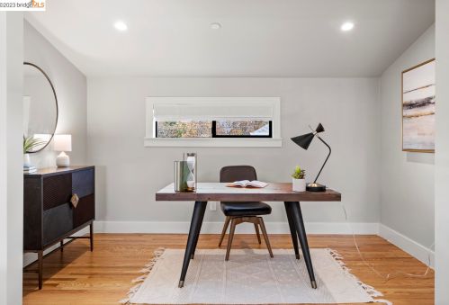 1077 57th St, Oakland CA  94608-2744 exterior