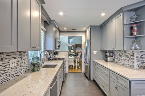 17 Wren Ct, Northport NY  11768-3343 exterior