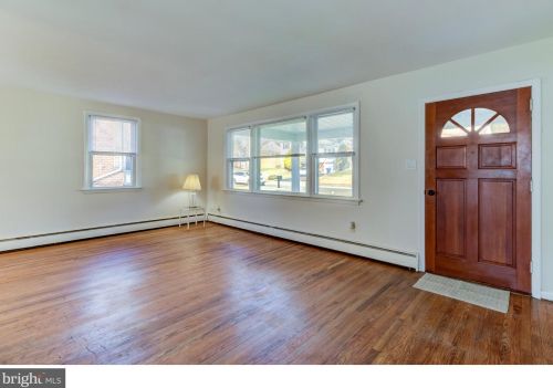 720 Wisteria Dr, Newtown Square, PA 19073-3217