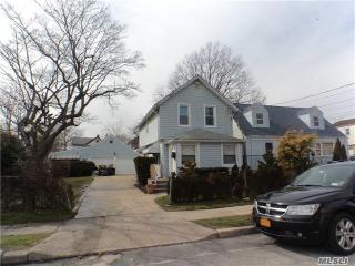 261 Monitor St, Westbury, NY 11590-3545