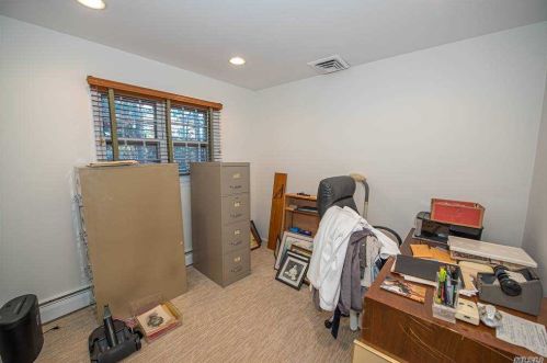 7 Ryder Ct, Huntington Station NY 11746-6142 exterior