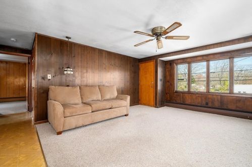 128 Tiogue Ave, Coventry RI 02816-6491 exterior