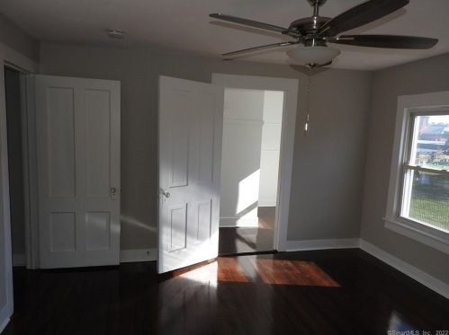 30 Liberty St, Middletown CT  06457-2724 exterior